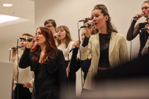 Young Voices beim Auftritt