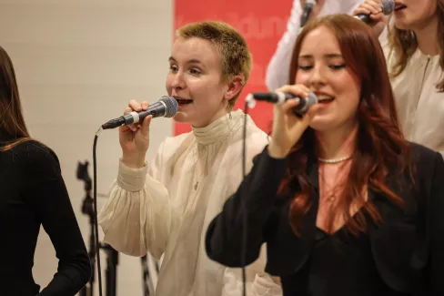 Young Voices beim Auftritt